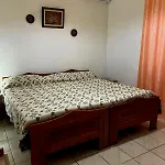 Guest House&tavern Leo *