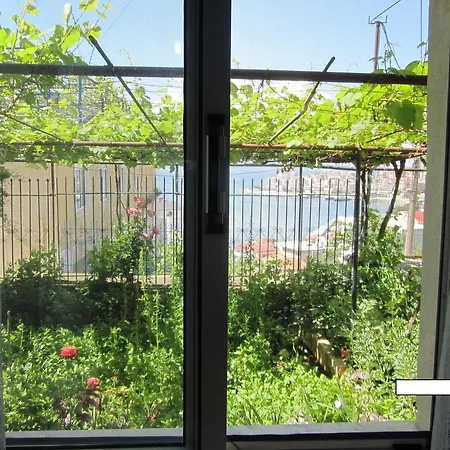 Konukevi And Tavern Leo