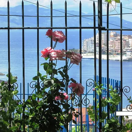 بيت ضيافة And Tavern Leo *