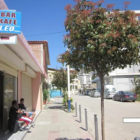 بيت ضيافة And Tavern Leo ساراندا