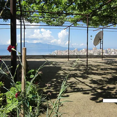 And Tavern Leo Saranda