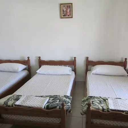 And Tavern Leo Saranda