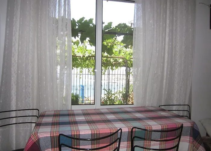 And Tavern Leo
