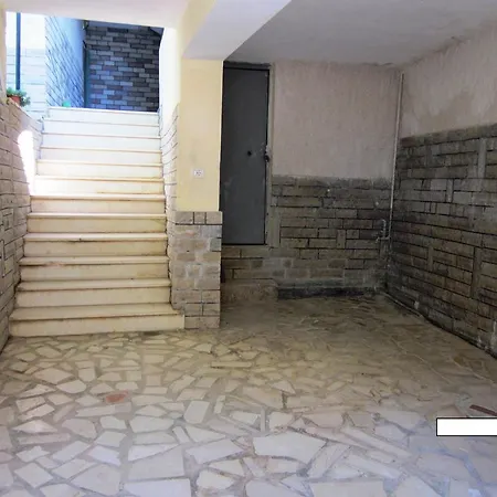 And Tavern Leo Sarandë