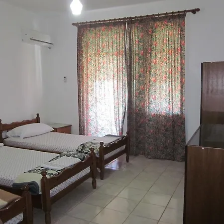 And Tavern Leo Pensionat Sarandë